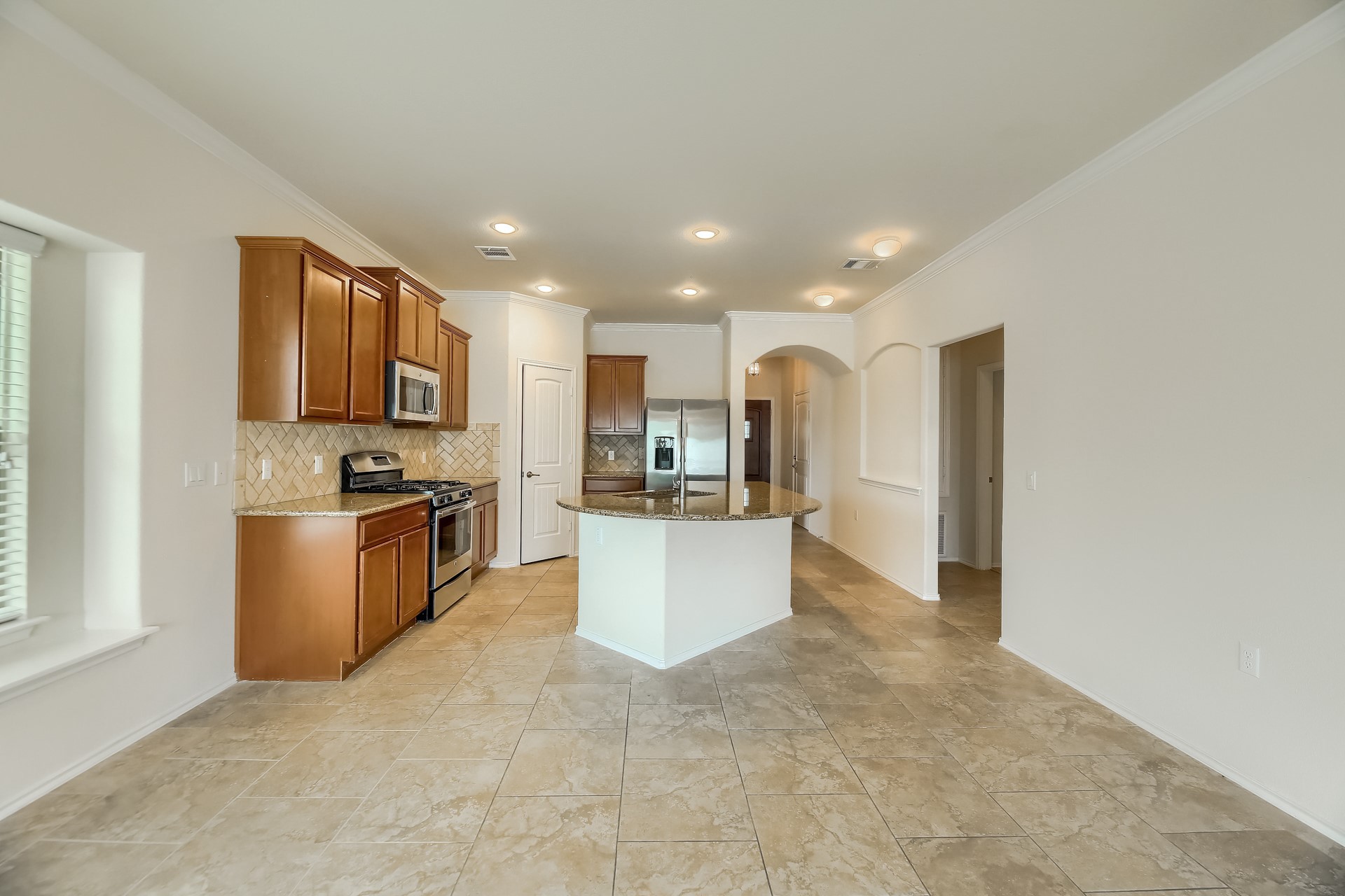 10001 Pinnacle Crest Loop Austin, TX 78747 - Photo 8 of 39