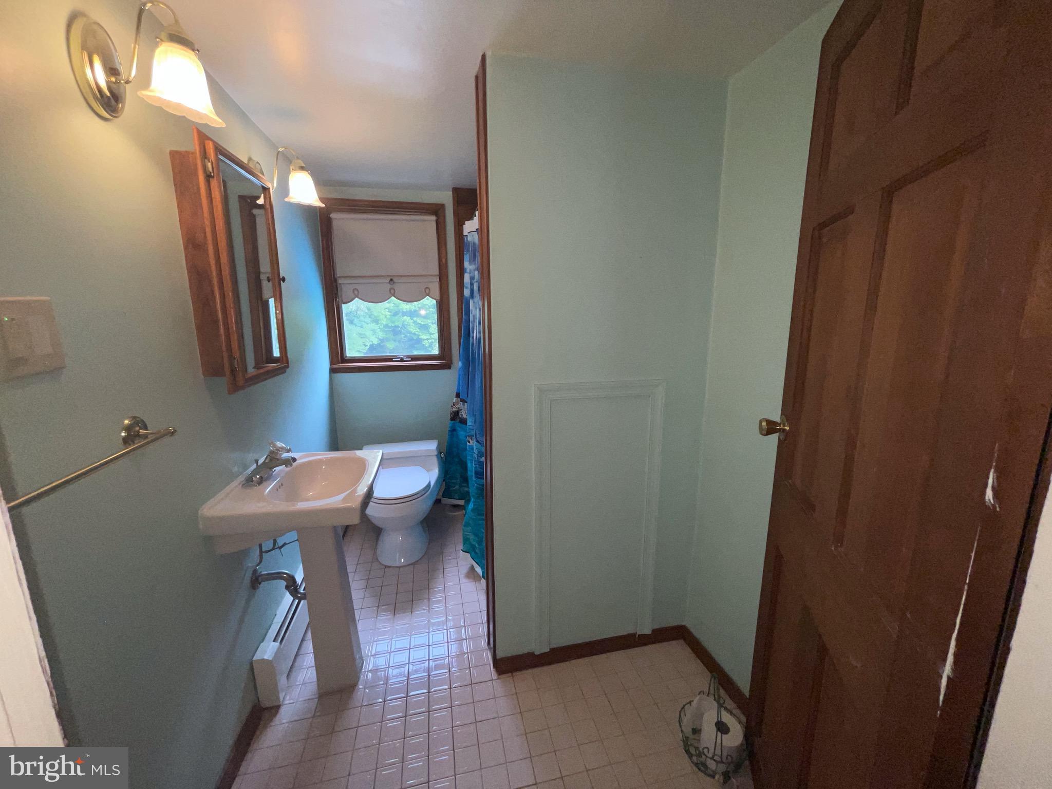 505 Deer Road Cherry Hill, NJ 08034 - Photo 16 of 23 2nd full bathroom upstairs with tub shower
