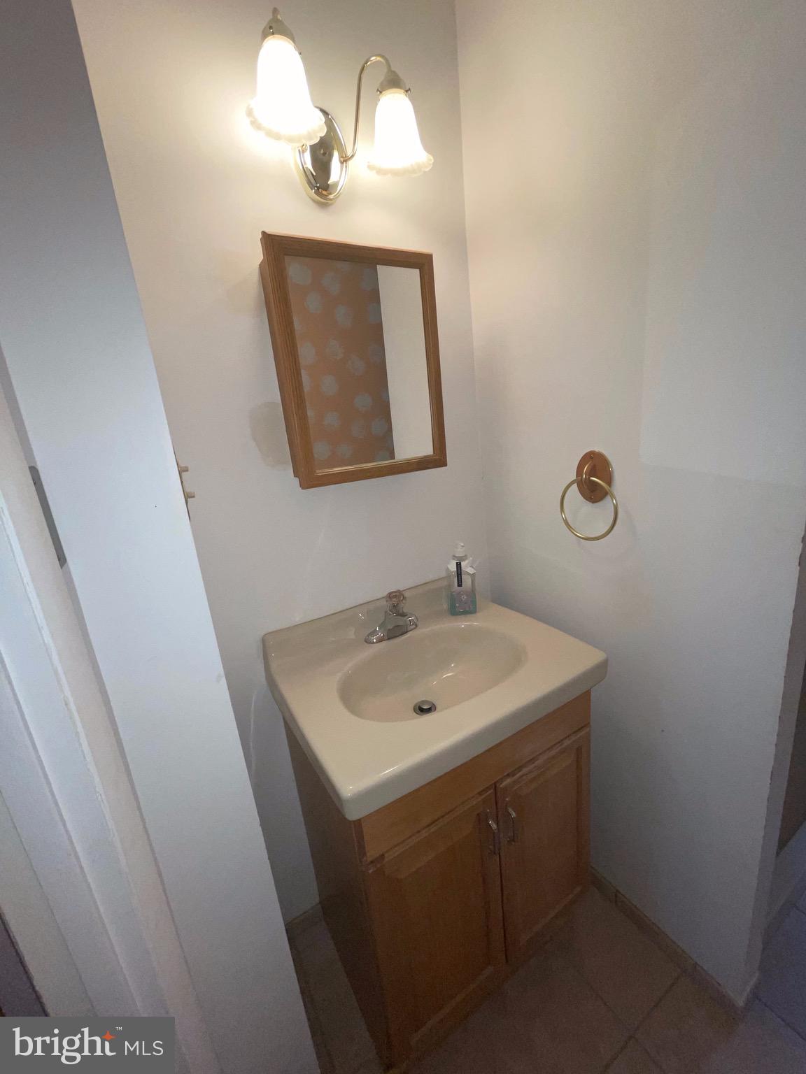 505 Deer Road Cherry Hill, NJ 08034 - Photo 9 of 23 First floor full bath