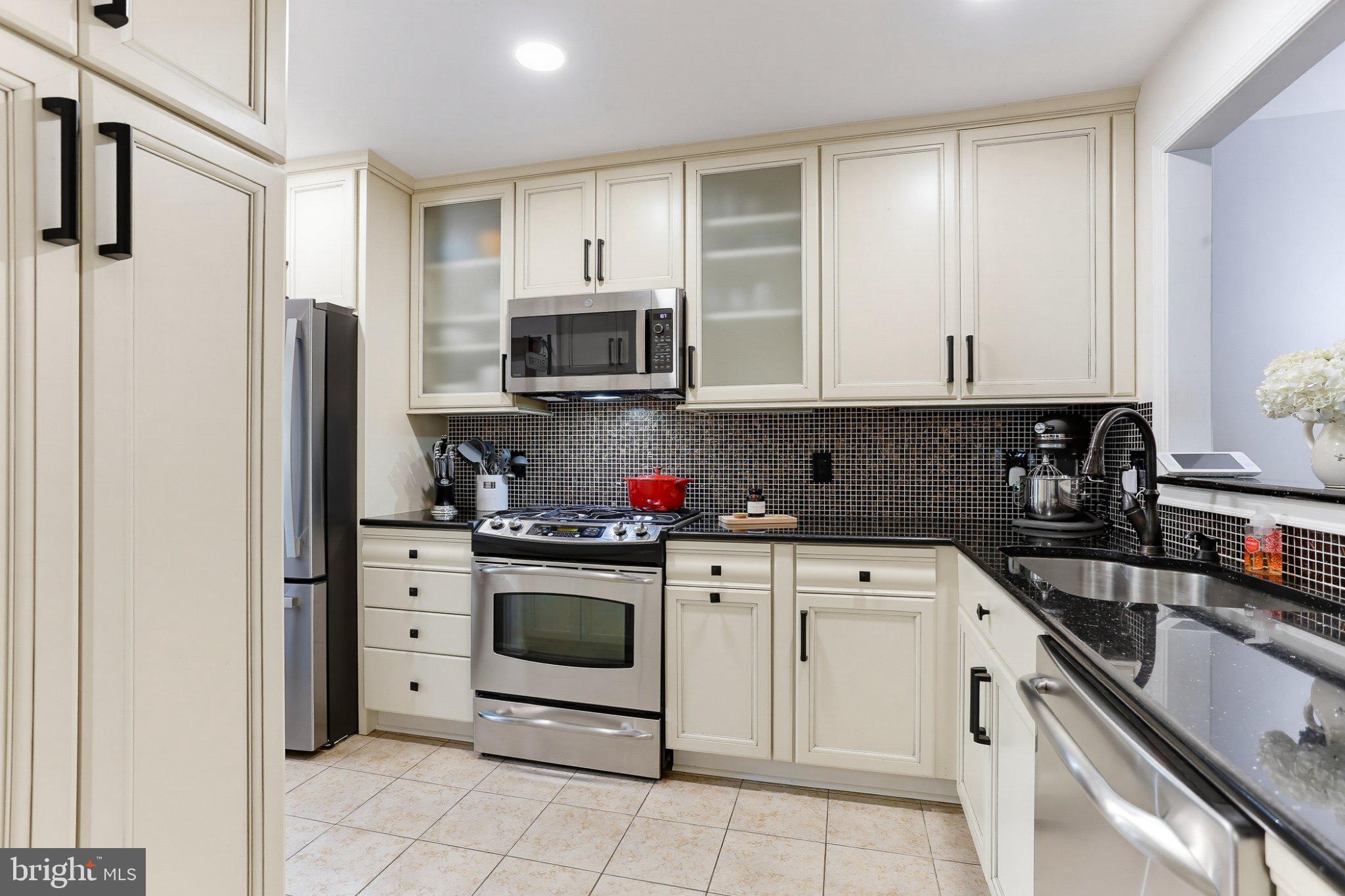 2205 Hunter's Run Drive Reston, VA 20191 - Photo 6 of 44 Gallery Image 6