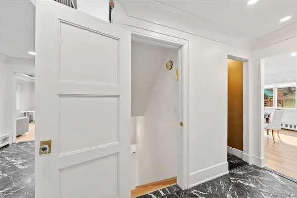 $1,899,000 | 20 Algonquin Circle, Airmont, NY 10952