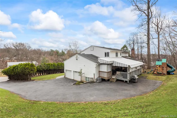 $1,899,000 | 20 Algonquin Circle, Airmont, NY 10952
