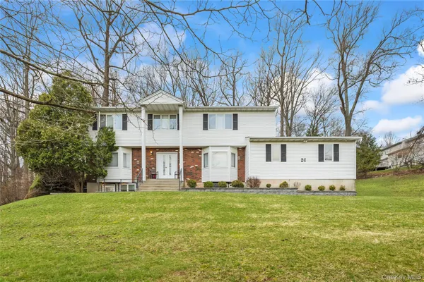 $1,899,000 | 20 Algonquin Circle, Airmont, NY 10952