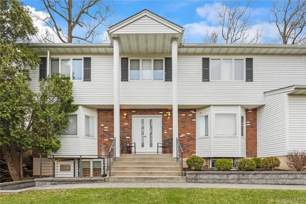 $1,899,000 | 20 Algonquin Circle, Airmont, NY 10952