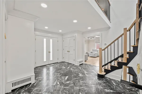 $1,899,000 | 20 Algonquin Circle, Airmont, NY 10952