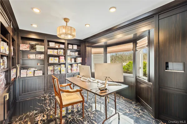 $1,899,000 | 20 Algonquin Circle, Airmont, NY 10952