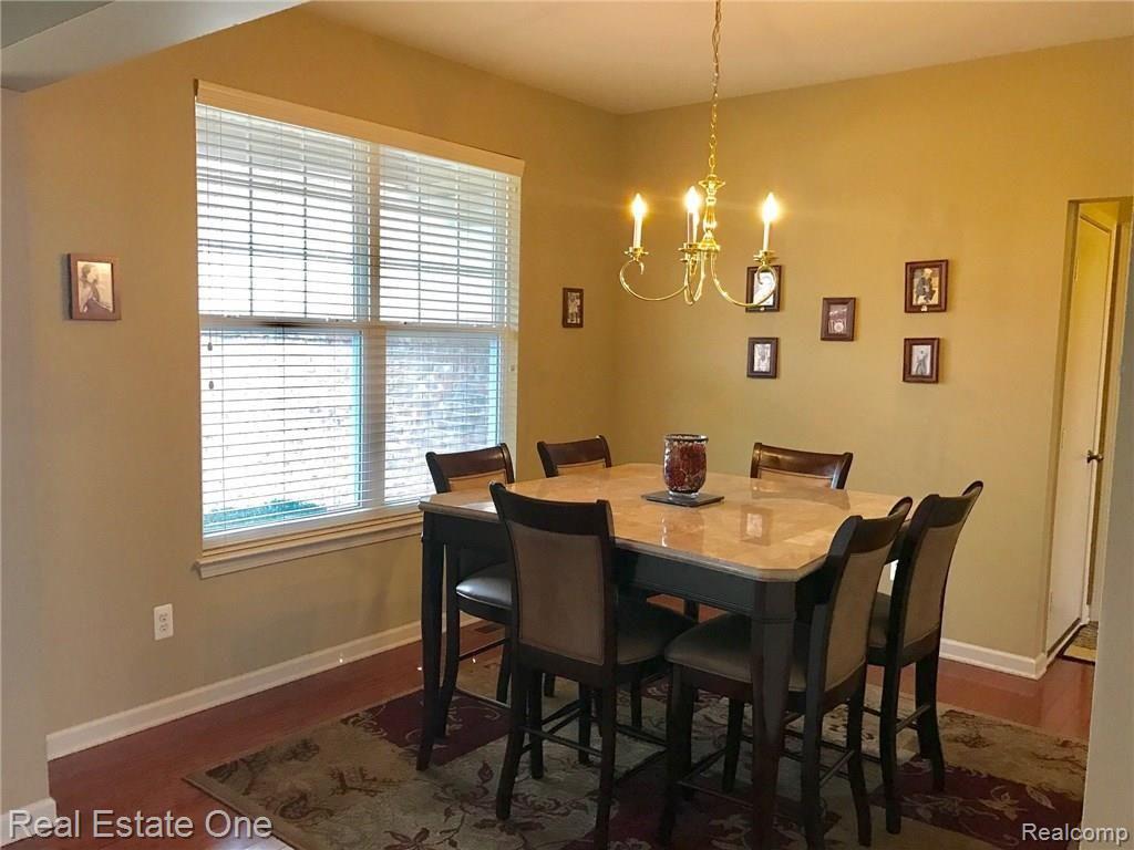 607 Wade Court Rochester, MI 48307 - Photo 8 of 25 wadeDINRM.jpg