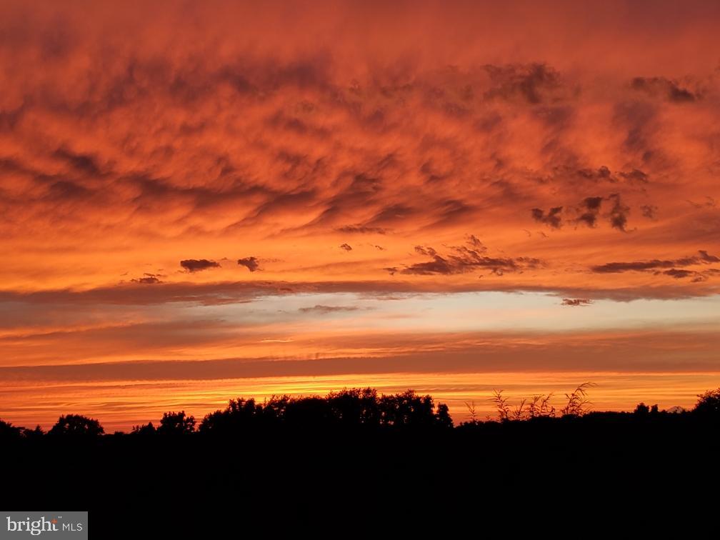44 Waverly Drive Columbus, NJ 08022 - Photo 22 of 64 Deck Sunsets