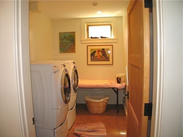17 Round Pond Road Chilmark, MA 02535 - Photo 29 of 39 a bathroom with a toilet and a sink
