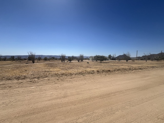 11108 Alvis Road Yucca, AZ 86438 - Photo 13 of 20