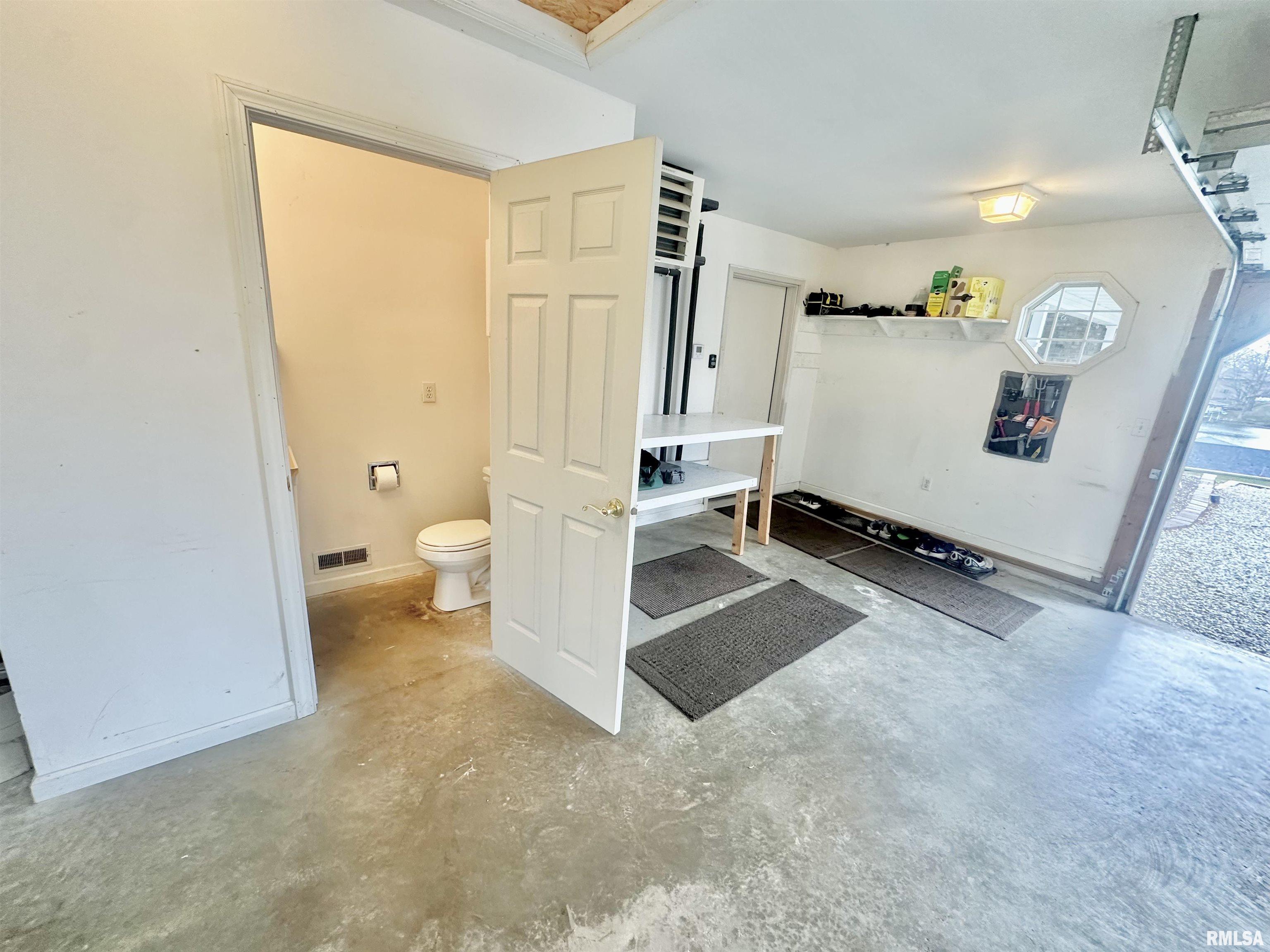 314 Lakeview Drive Avon, IL 61415 - Photo 37 of 80