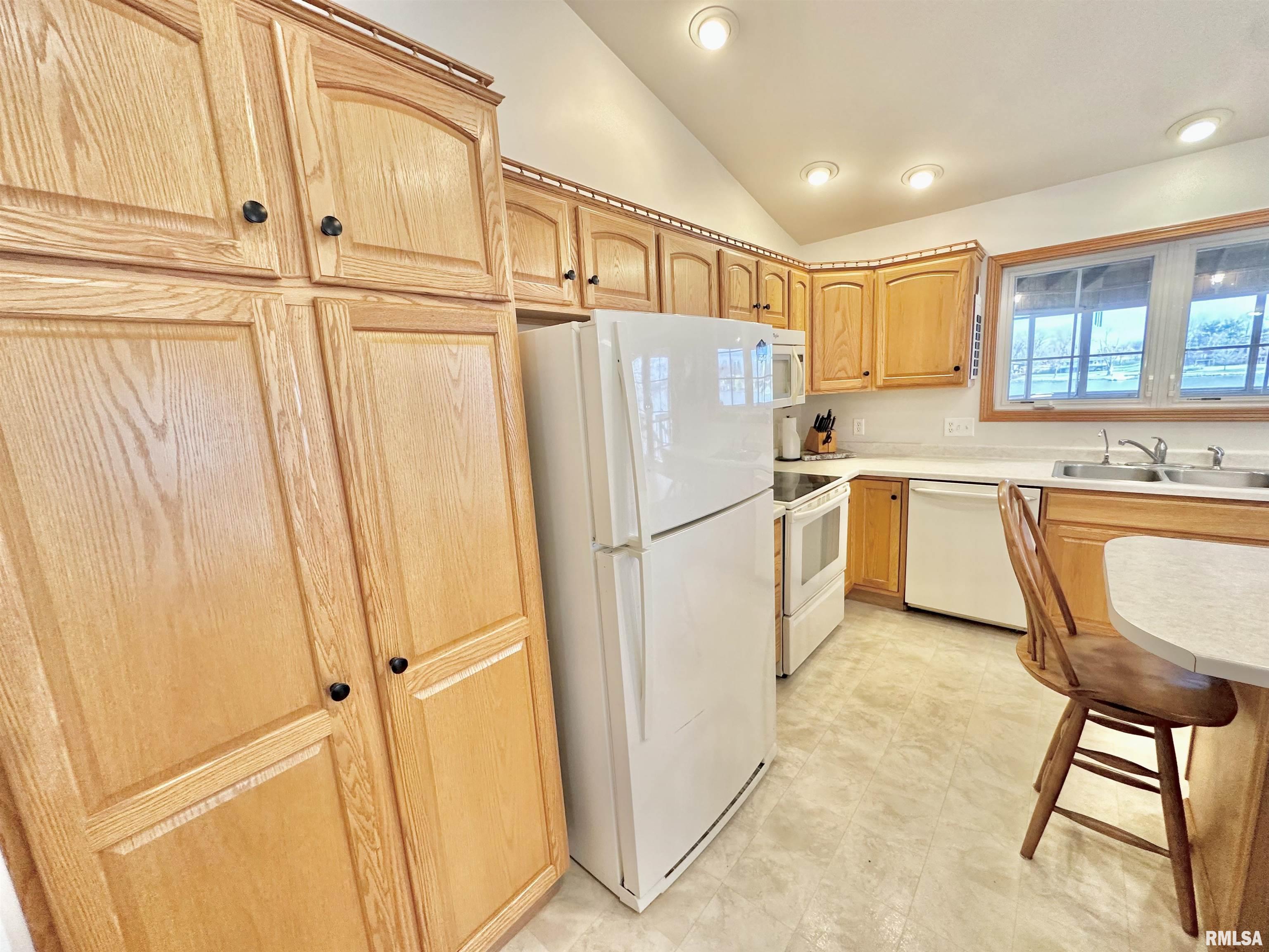 314 Lakeview Drive Avon, IL 61415 - Photo 58 of 80