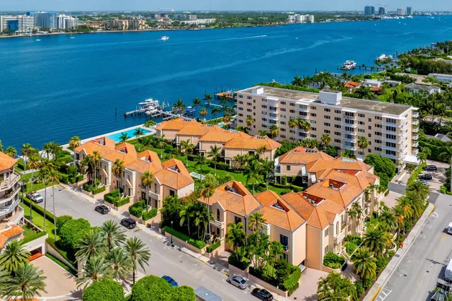 $9,250,000 | 307 Everglade Avenue, Palm Beach, FL 33480