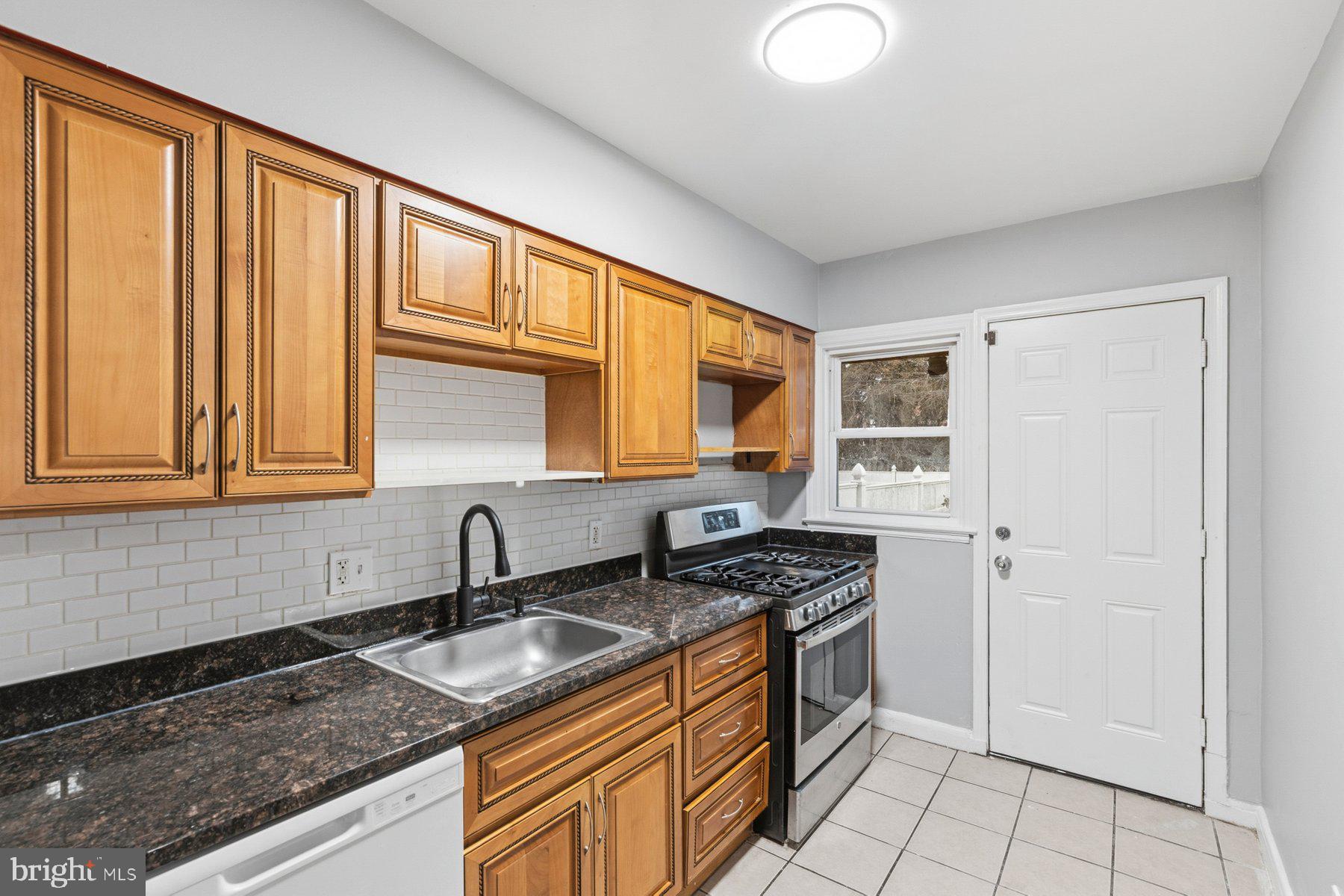4004 Brookhill Road Baltimore, MD 21215 - Photo 9 of 26 Gallery Image 9