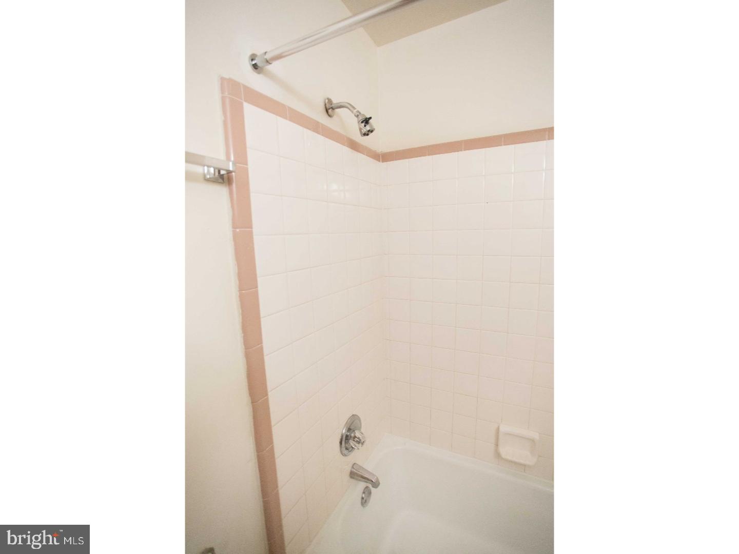 729 Spruce Street, Unit 1F Philadelphia, PA 19106 - Photo 11 of 15