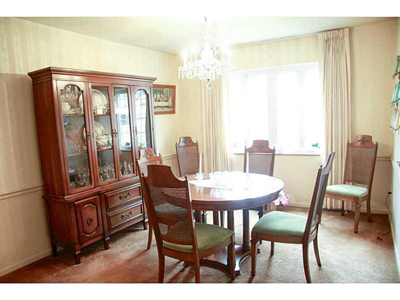 442 Leet Road Edgeworth, PA 15143 - Photo 5 of 9 Dining Room.