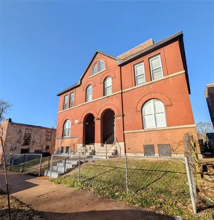 $549,900 | 3743 Wisconsin Avenue, St. Louis, MO 63118