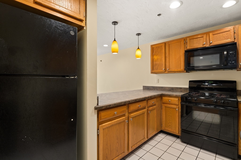 360 Littleton Road, Unit H5 Chelmsford, MA 01824 - Photo 2 of 32