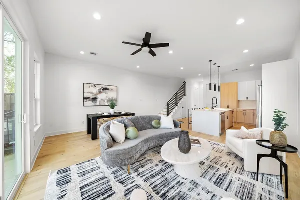 $2,650 | 309 East 43rd Street, Houston, TX 77022