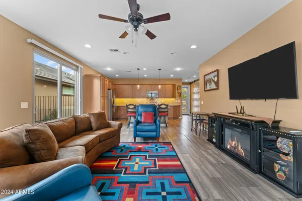 $2,800 | 3756 Goldmine Cyn Way, Wickenburg, AZ 85390