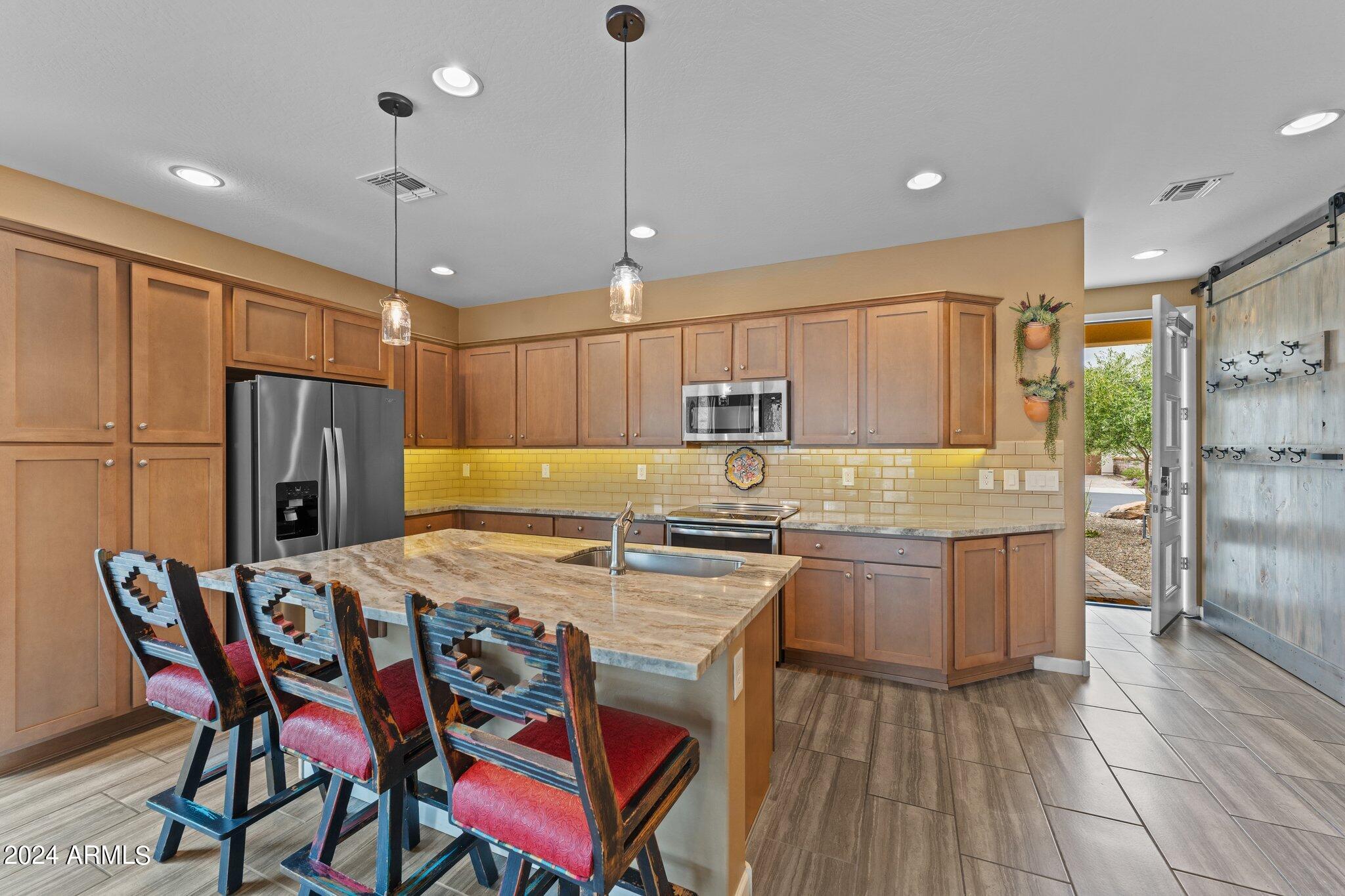 3756 Goldmine Cyn Way Wickenburg, AZ 85390 - Photo 8 of 31 6-web-or-mls-2024-04-01 02.17.15-1