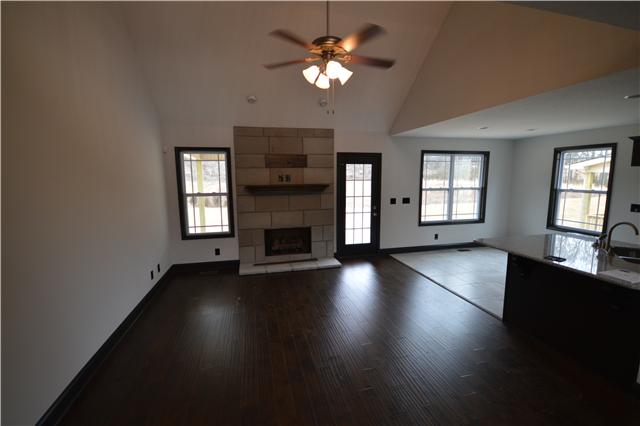 79 Rossview Road Clarksville, TN 37043 - Photo 3 of 19 Gallery Image 3