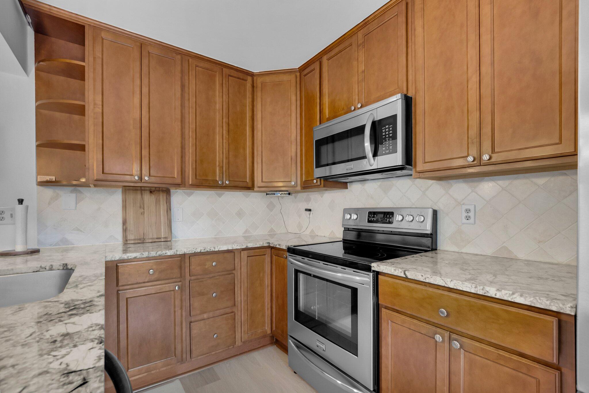 8543 Boca Rio Drive Boca Raton, FL 33433 - Photo 8 of 32 11-web-or-mls-DSC_0466