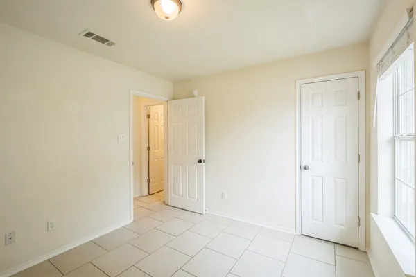 $1,475 | 224 Amber Lane, Jarrell, TX 76537