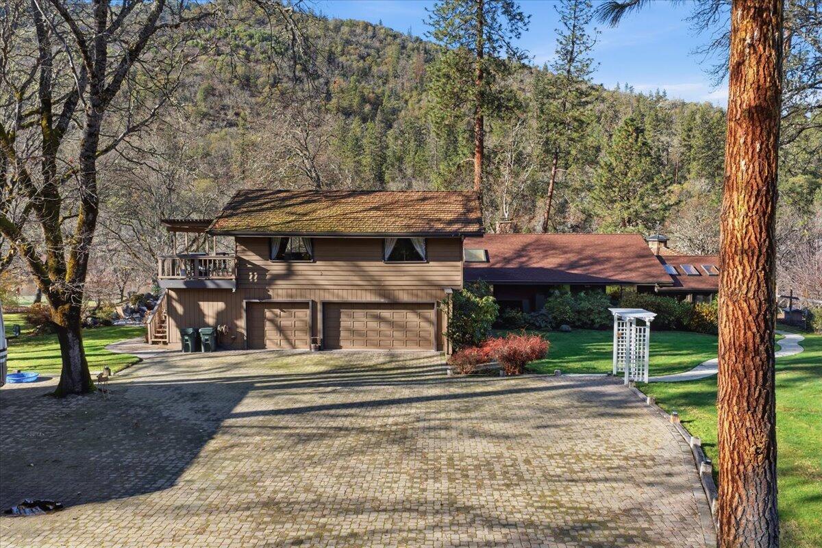 1407 Upper River Road Gold Hill, OR 97525 - Photo 6 of 58