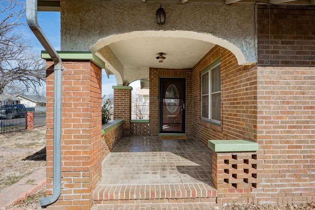 819 South Kentucky Street Amarillo, TX 79106 - Photo 4 of 23 front 5