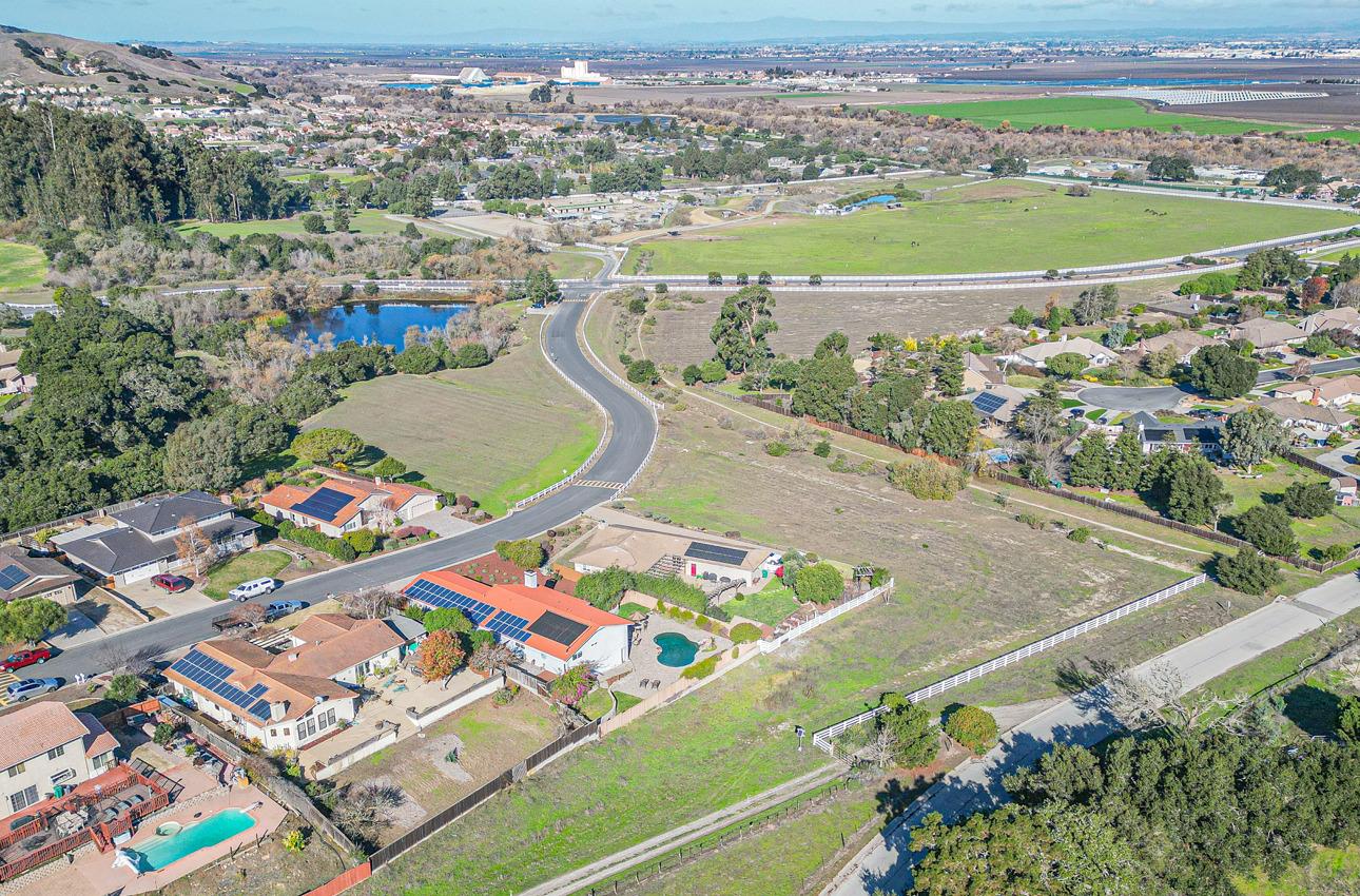 22511 Murietta Road Salinas, CA 93908 - Photo 4 of 58
