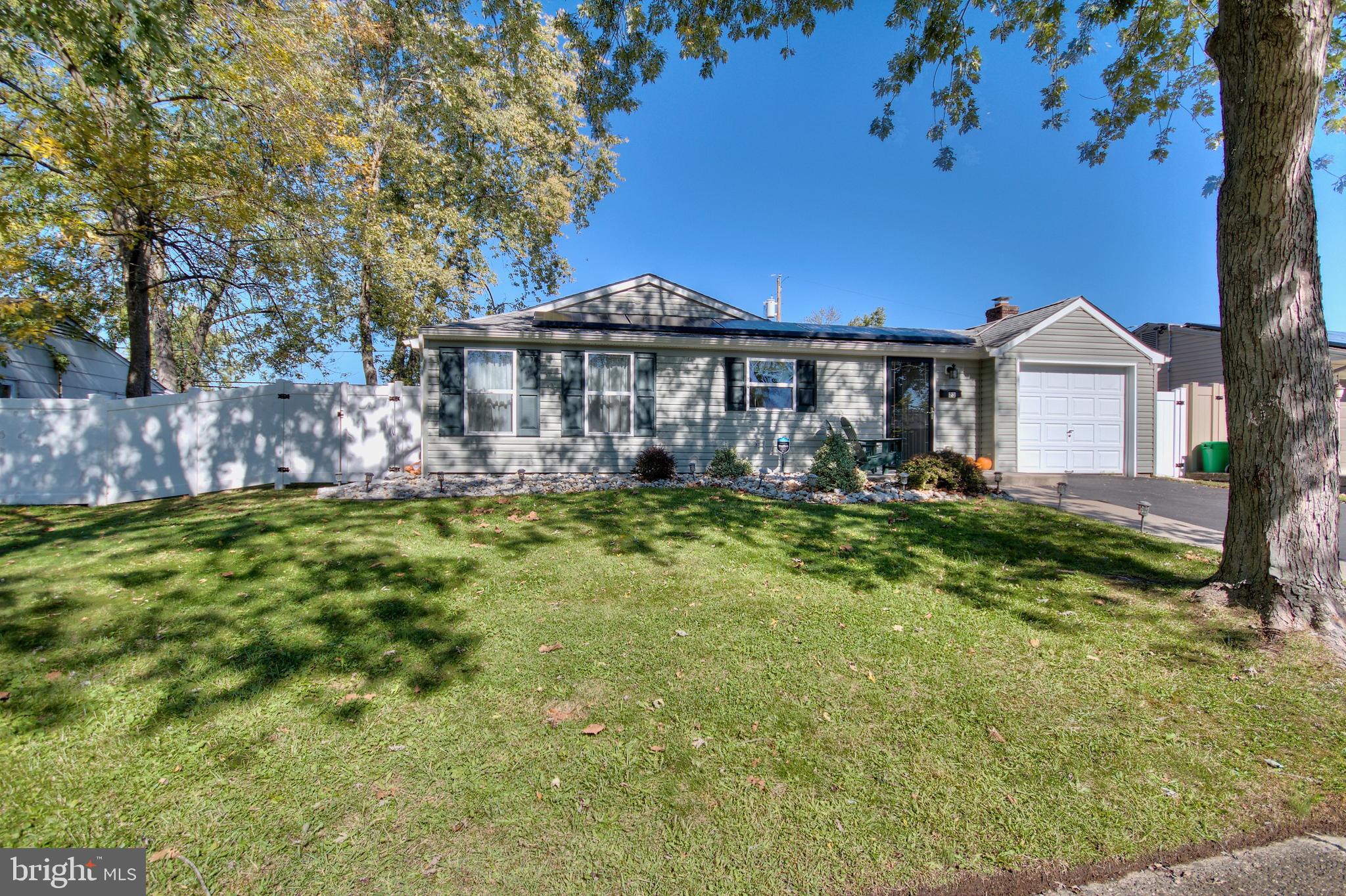 23 Inkberry Road Levittown, PA 19057 - Photo 3 of 27 Gallery Image 3
