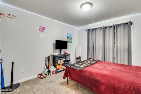 $292,000 | 6910 Spg Lk Drive, Maurice, LA 70555