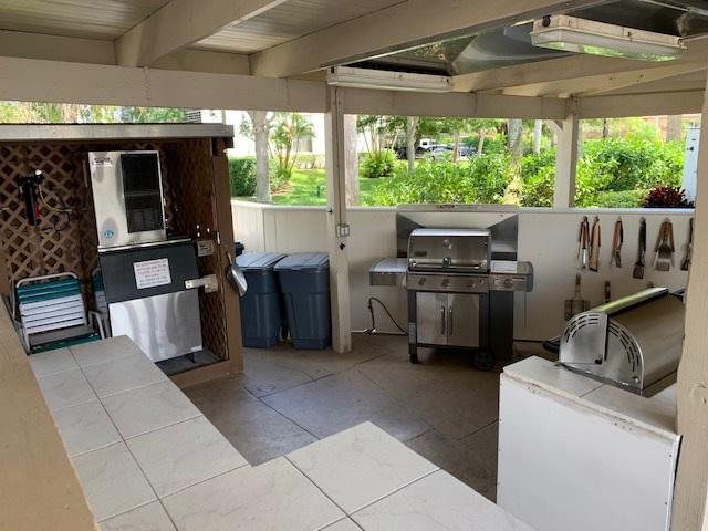 1950 Southwest Palm City Road Southwest, Unit 11105 Stuart, FL 34994 - Photo 23 of 28 11-105 grill & ice