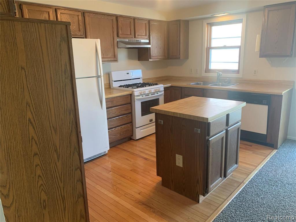 1963 Neuman Road Pinconning, MI 48650 - Photo 4 of 33