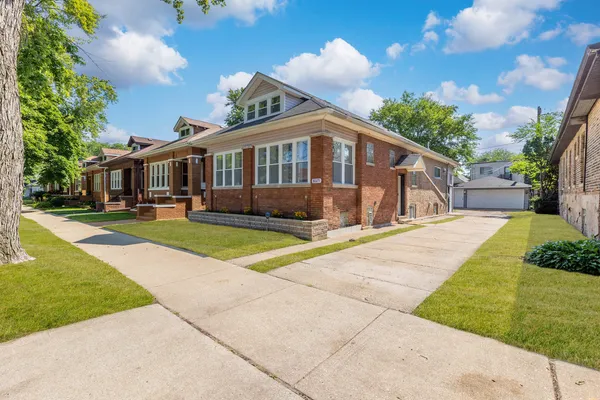 $359,999 | 8025 South Euclid Avenue, Chicago, IL 60617