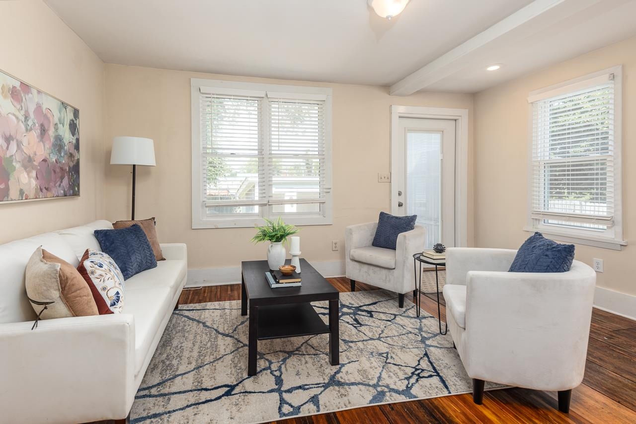 519 Summitt Street Memphis, TN 38104 - Photo 20 of 40 a living room with furniture and a window