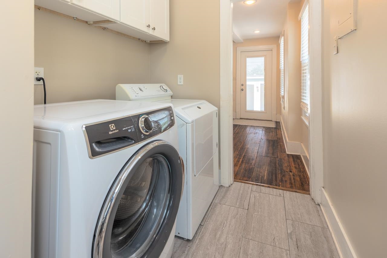 519 Summitt Street Memphis, TN 38104 - Photo 22 of 40 a view of washer and dryer in a utility room