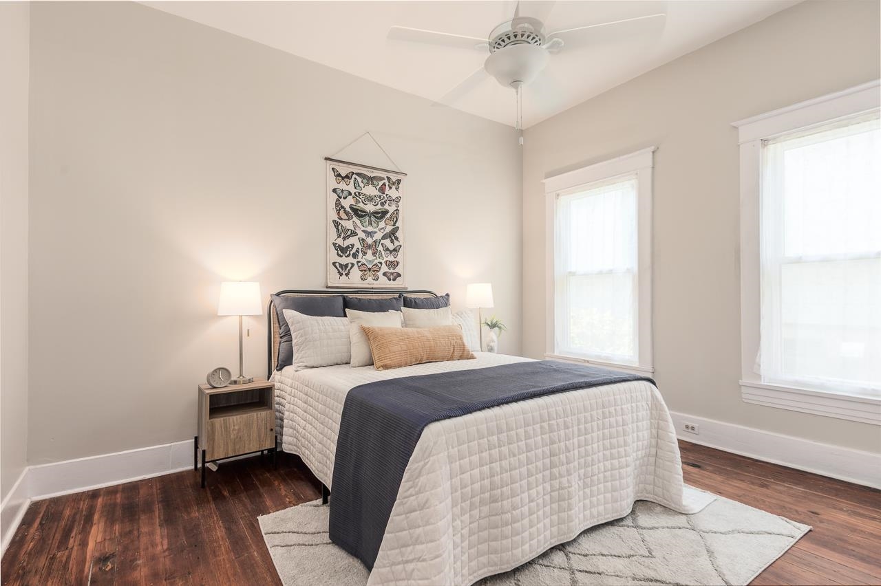 519 Summitt Street Memphis, TN 38104 - Photo 24 of 40 a bedroom with a bed and a window