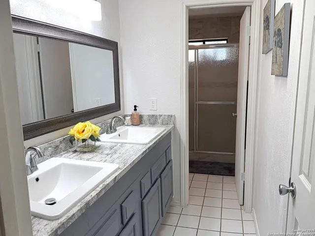 $539,900 | 561 County Road 785, Natalia, TX 78059