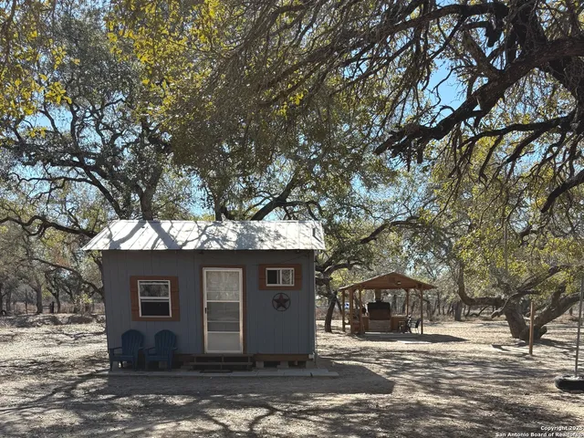 $539,900 | 561 County Road 785, Natalia, TX 78059