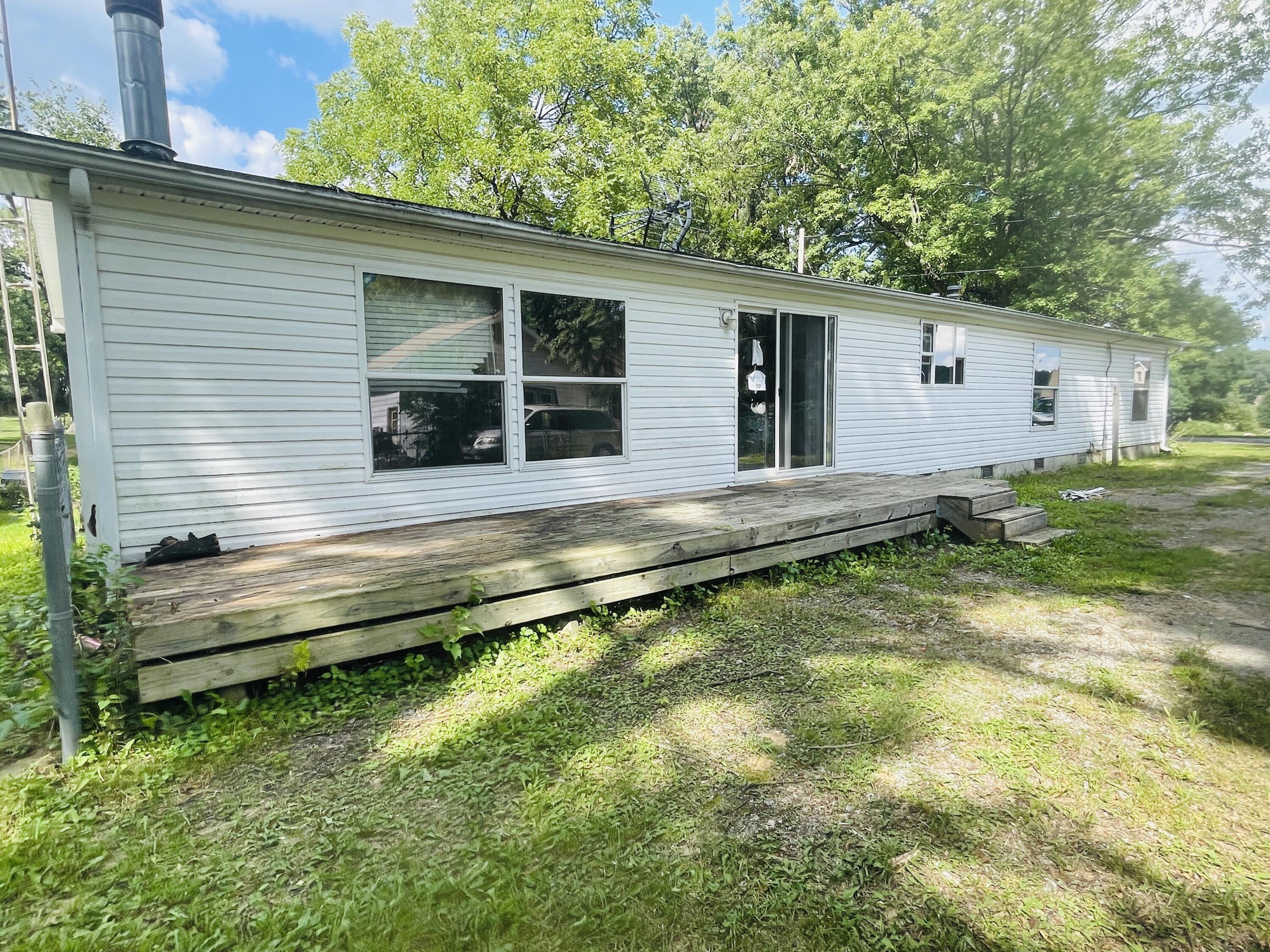 1702 Munith Road Jackson, MI 49201 - Photo 2 of 32 IMG_3459
