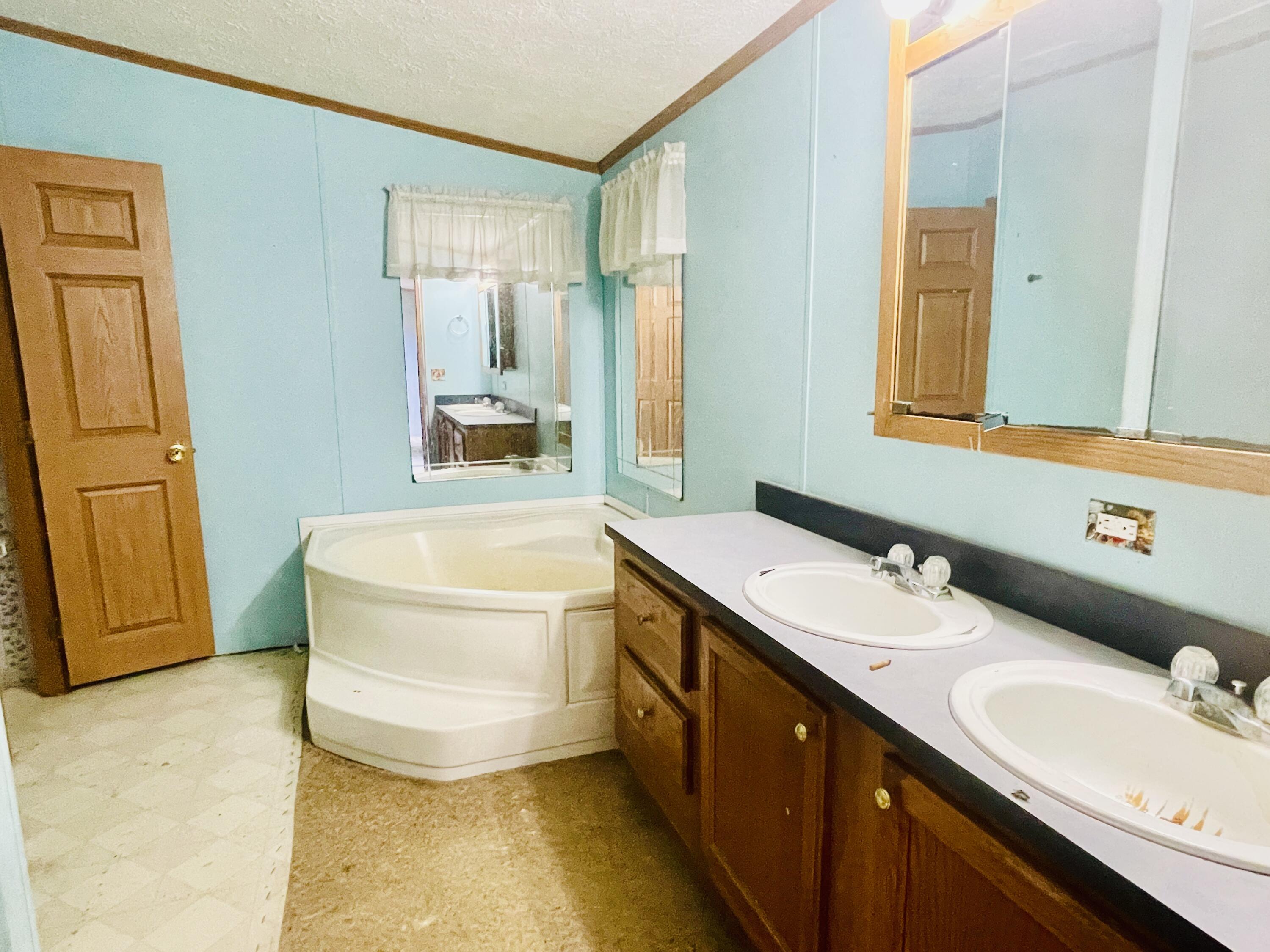 1702 Munith Road Jackson, MI 49201 - Photo 27 of 32 IMG_3410