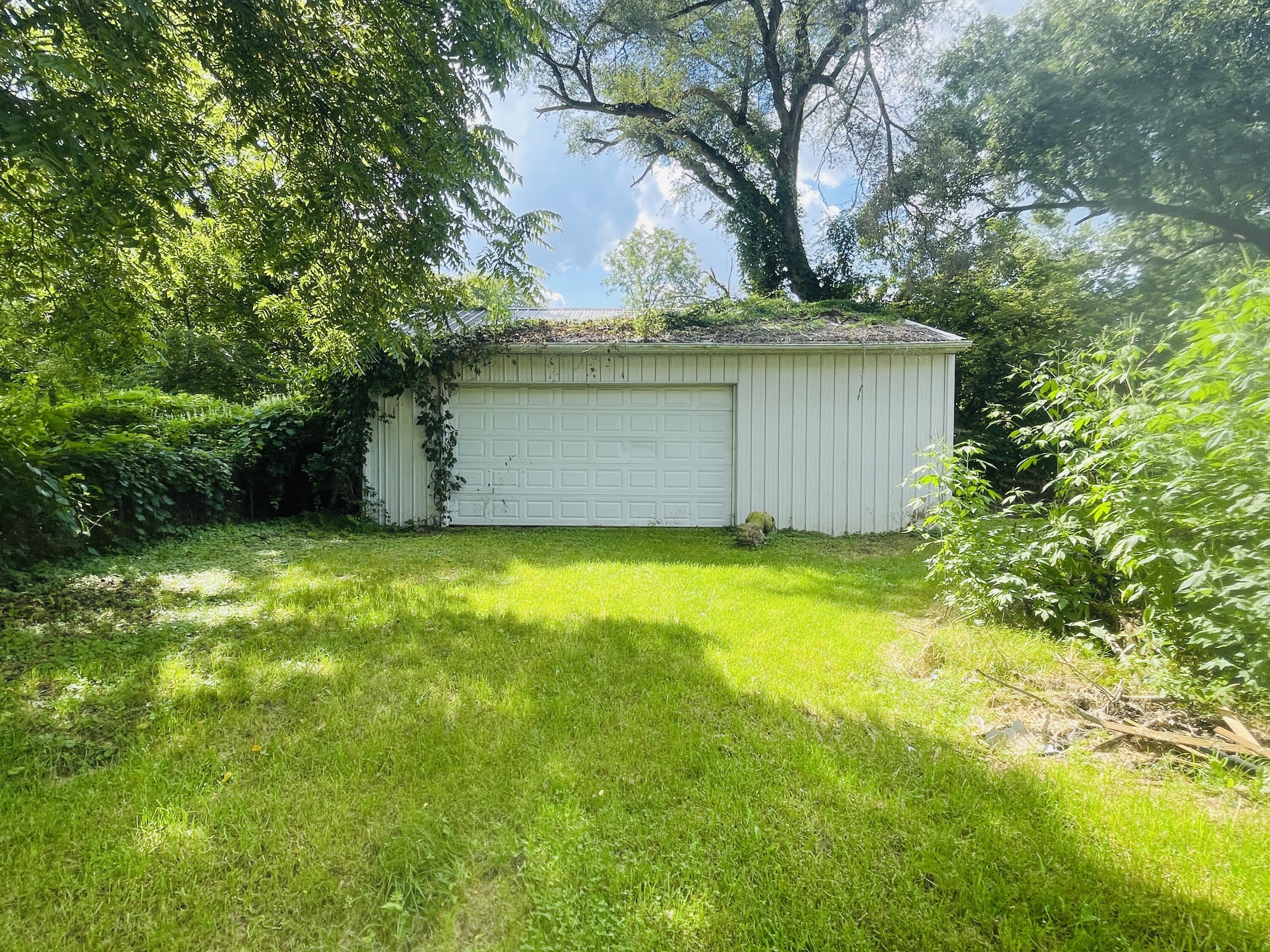 1702 Munith Road Jackson, MI 49201 - Photo 31 of 32 IMG_3450 2