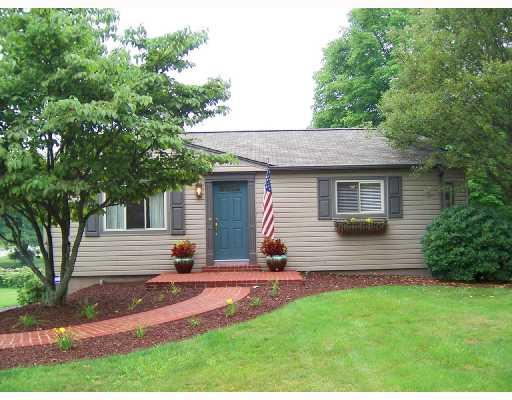 52 South Petrie Road Coraopolis, PA 15108 - Photo 1 of 8 Gallery Image 1