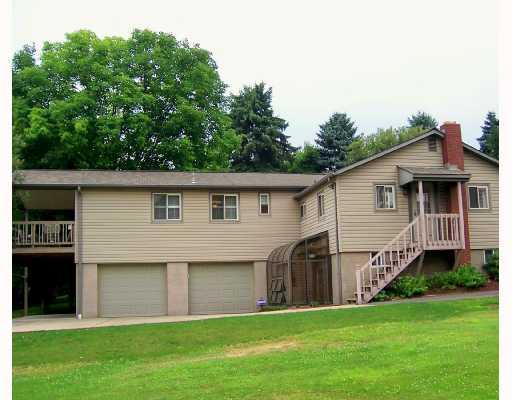 52 South Petrie Road Coraopolis, PA 15108 - Photo 6 of 8 Gallery Image 6