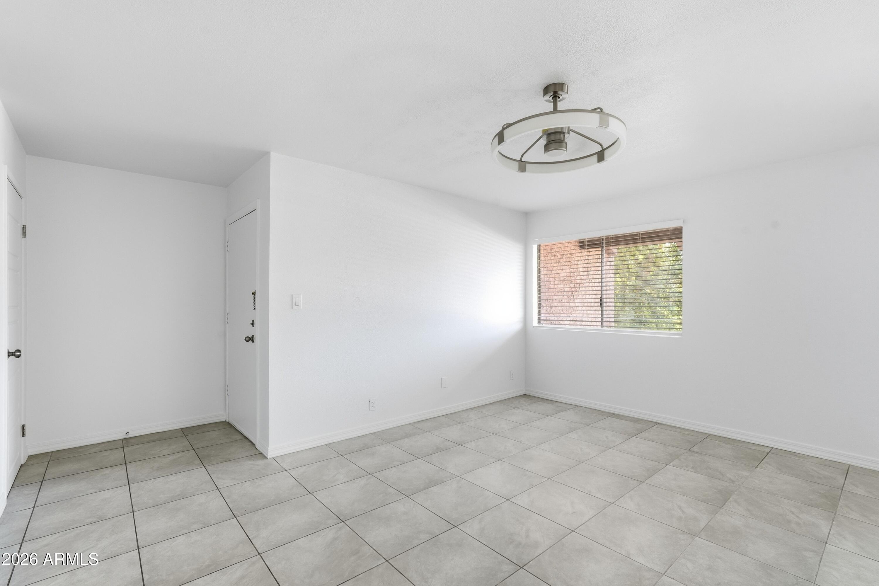 5525 East Thomas Road, Unit G7 Phoenix, AZ 85018 - Photo 10 of 31 .