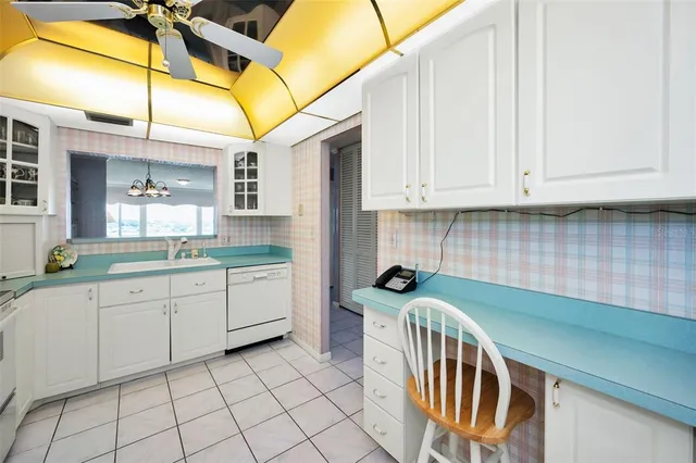 $299,900 | 100 Bluff View Drive, Unit 511C, Belleair Bluffs, FL 33770