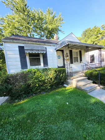 $130,000 | 19716 Kenosha Street, Harper Woods, MI 48225