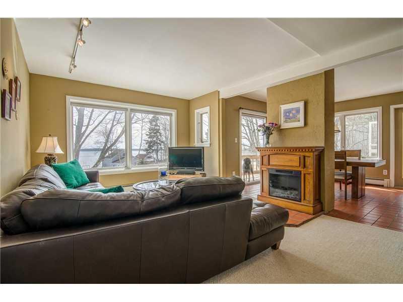 307 Lower Flying Point Road Freeport, ME 04032 - Photo 5 of 35 Living Room.